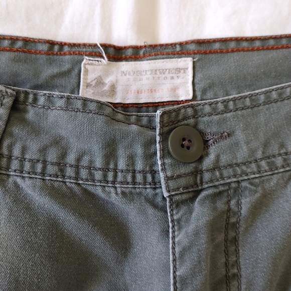 Northwest Territory khaki green cargo pants. Size 36W×30L - Picture 4 of 17